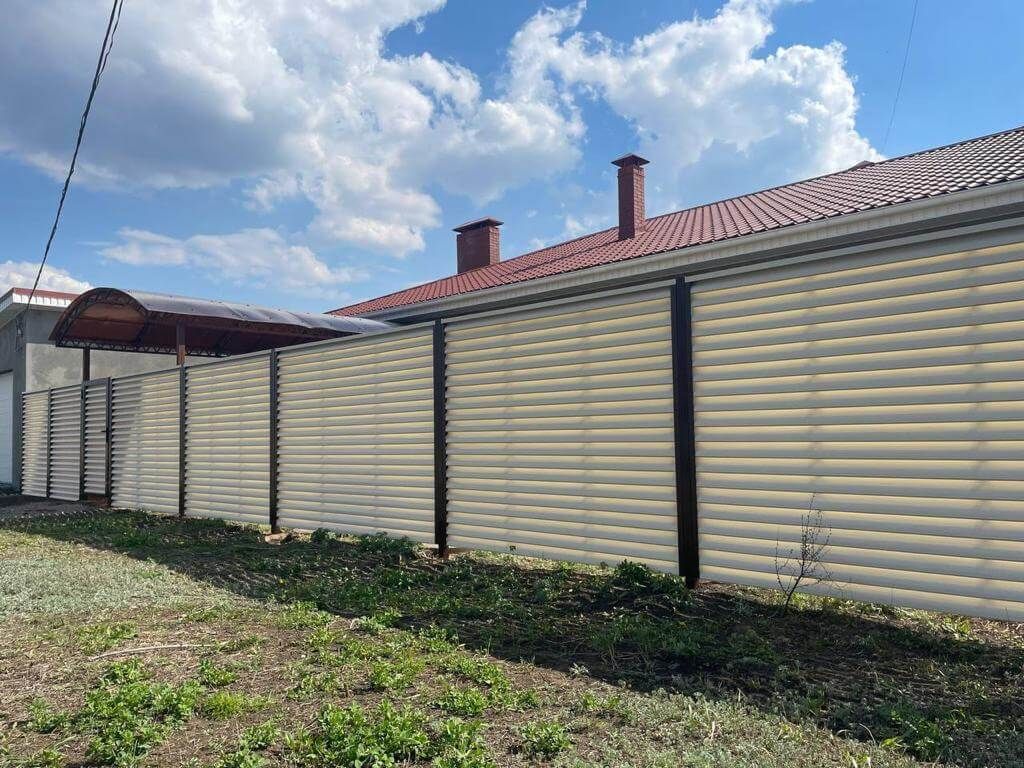 Забор из ламелей Еврожалюзи 25м RAL1015/1015 Слоновая Кость двусторонний в Мытищах