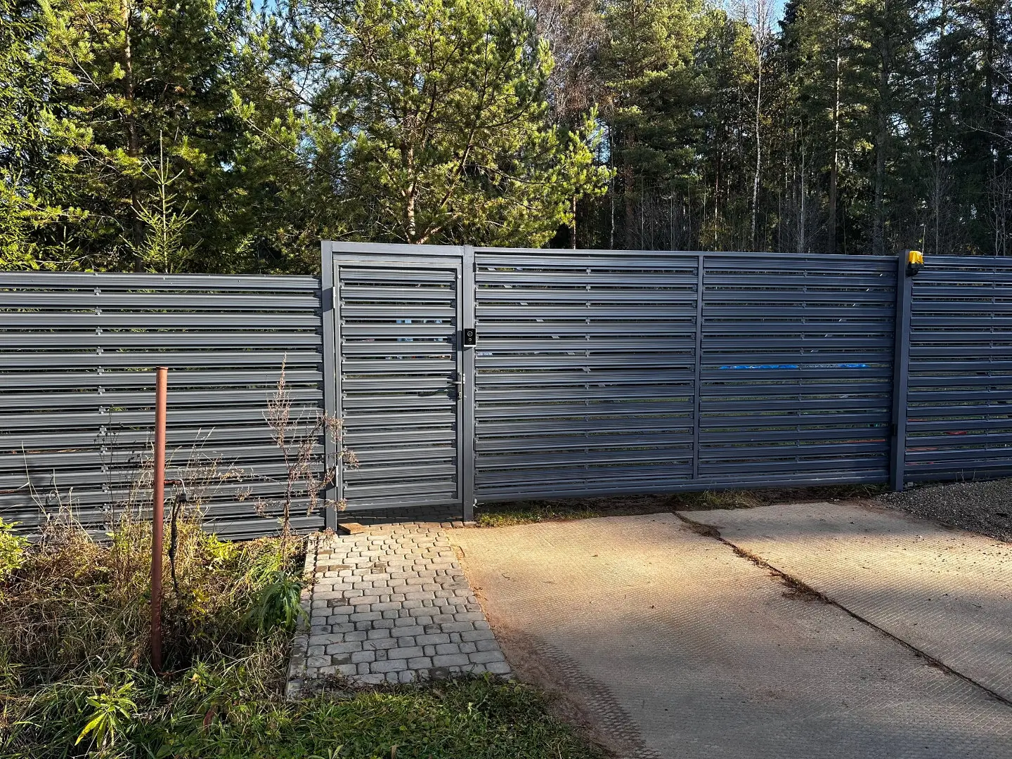 Забор-ранчо из евроштакетника 10м RAL7024 Серый Графит в Мытищах